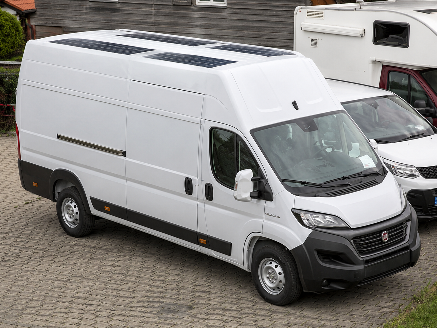 Food Trucks / Mobile Coffee & Business Vehicles solar application photo 9
